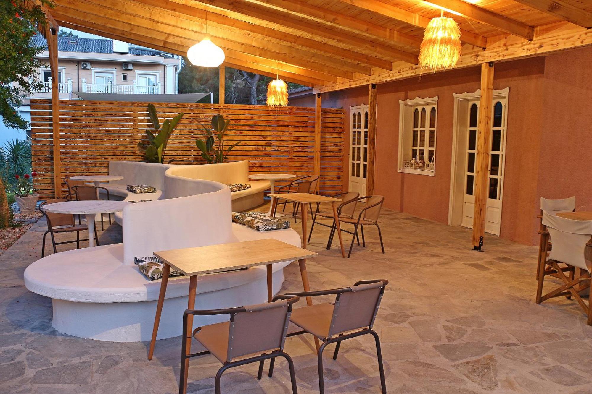 Kristal Hotel Prínos Exterior foto